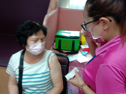 1130521友善高齡社區【65歲以上銀髮族13價肺鏈、XBB接種站】照片1