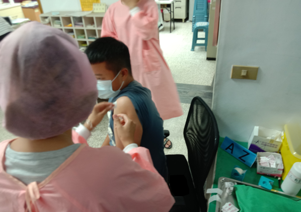 11010新冠疫苗接種照片2
