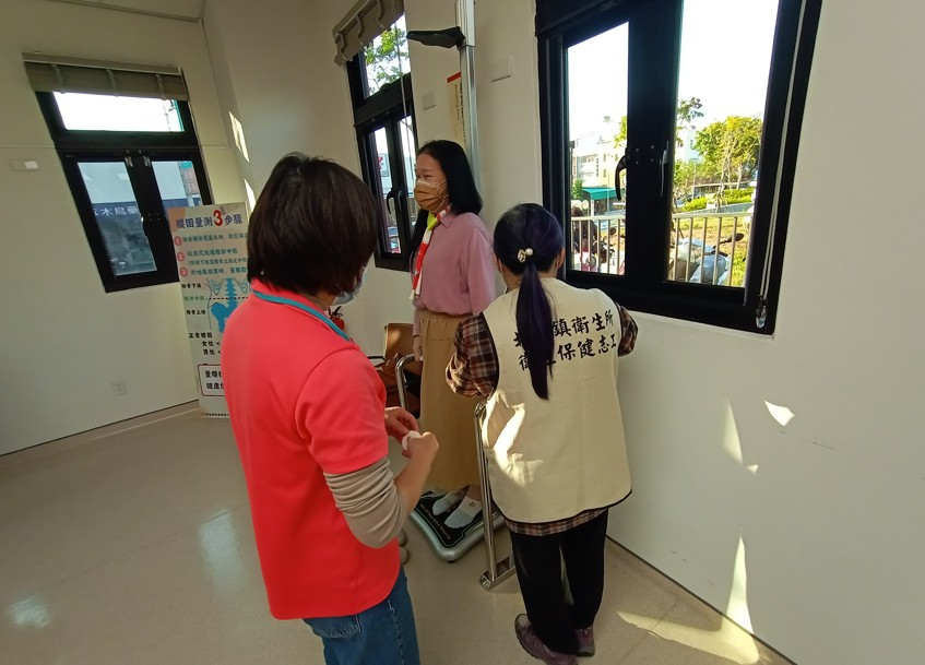 115.01志工協助社區長照衛福據點-癌篩測量及引導 相本